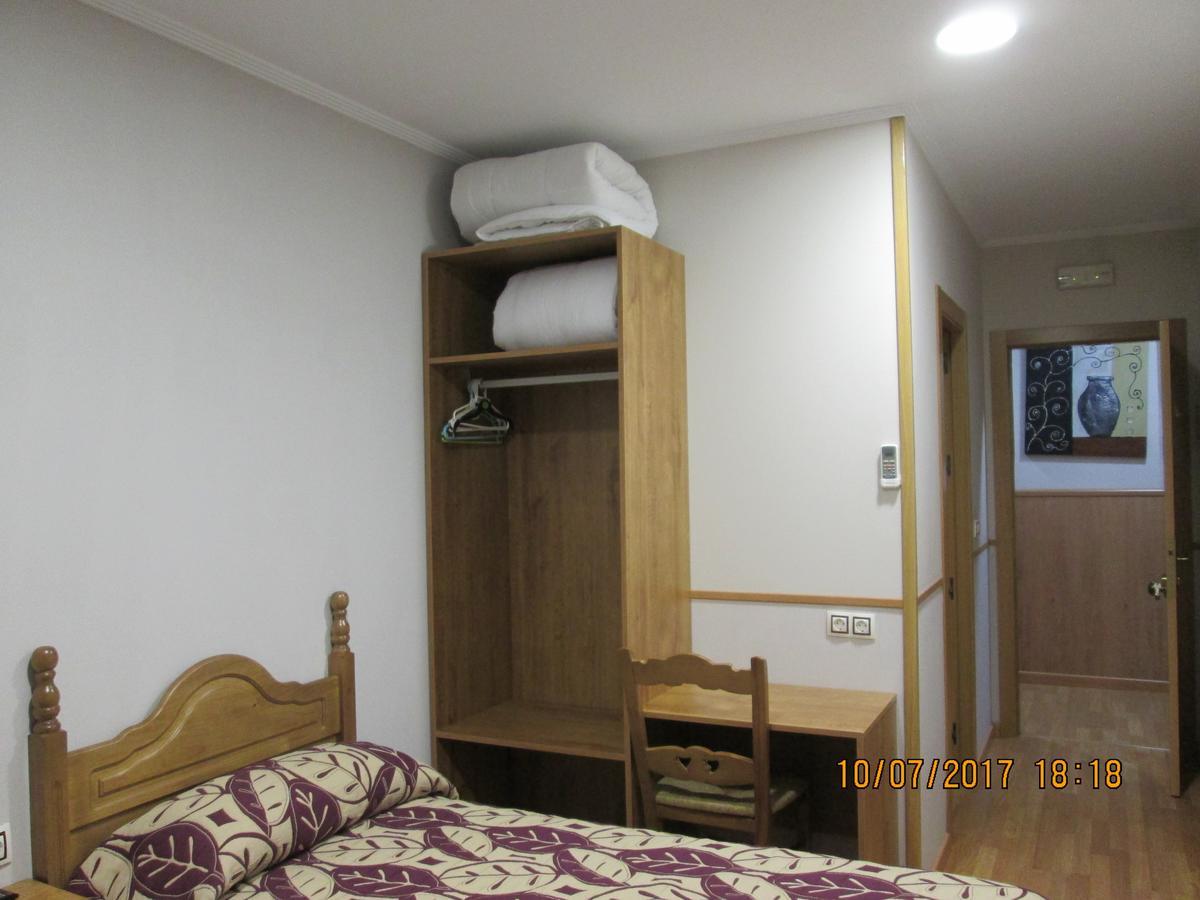 Hostal Banderas Фуэнсанта-де-Мартос Экстерьер фото