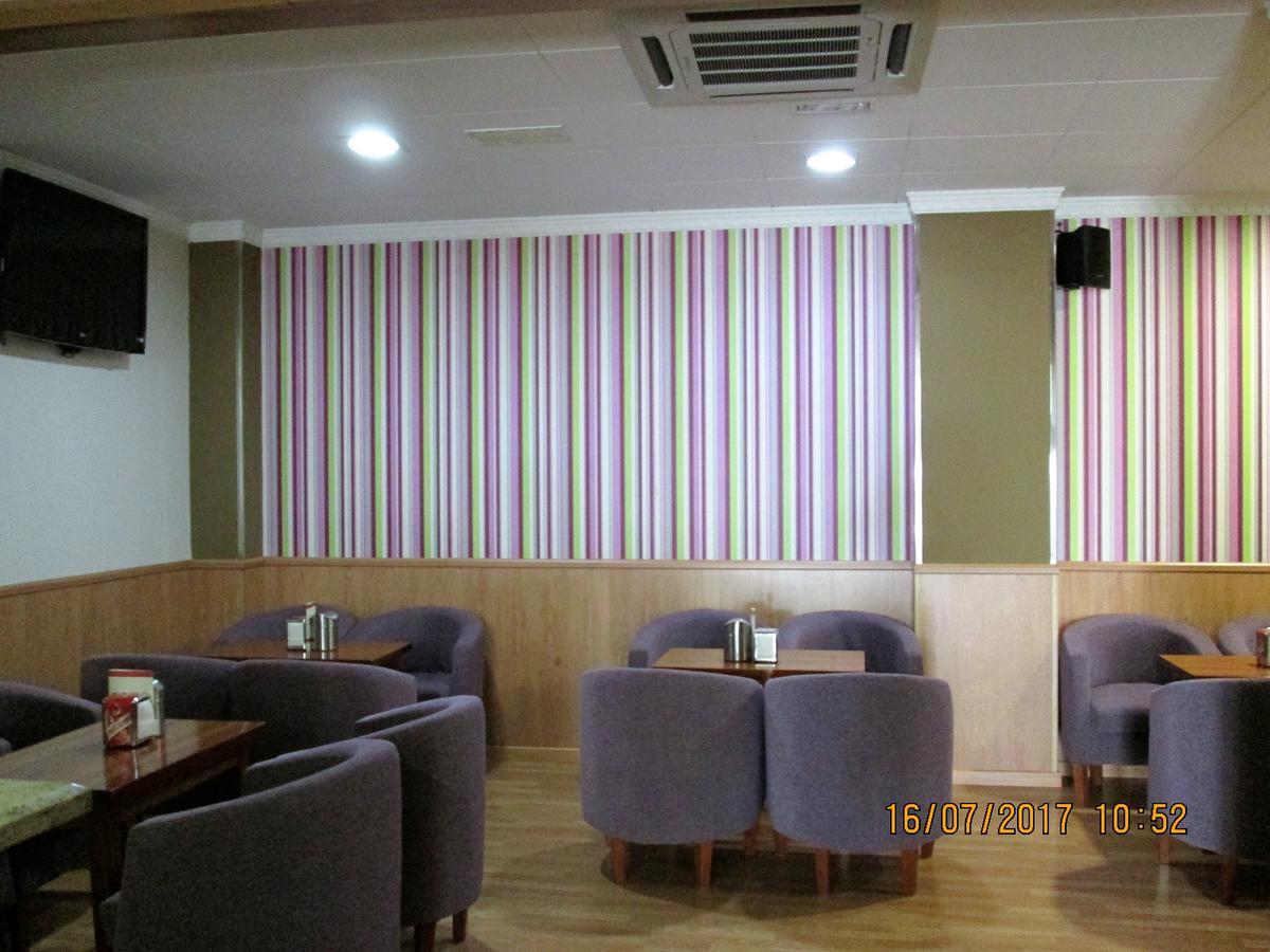 Hostal Banderas Фуэнсанта-де-Мартос Экстерьер фото