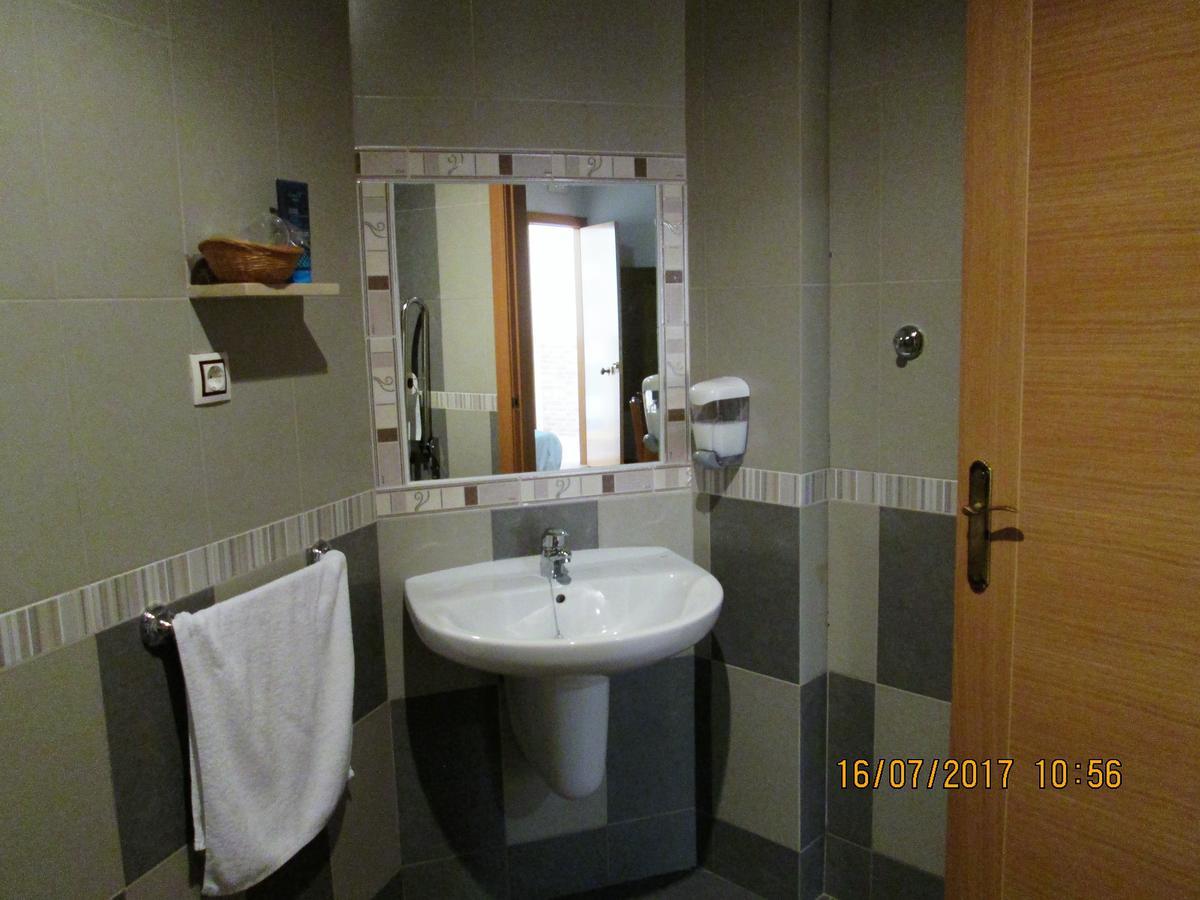 Hostal Banderas Фуэнсанта-де-Мартос Экстерьер фото